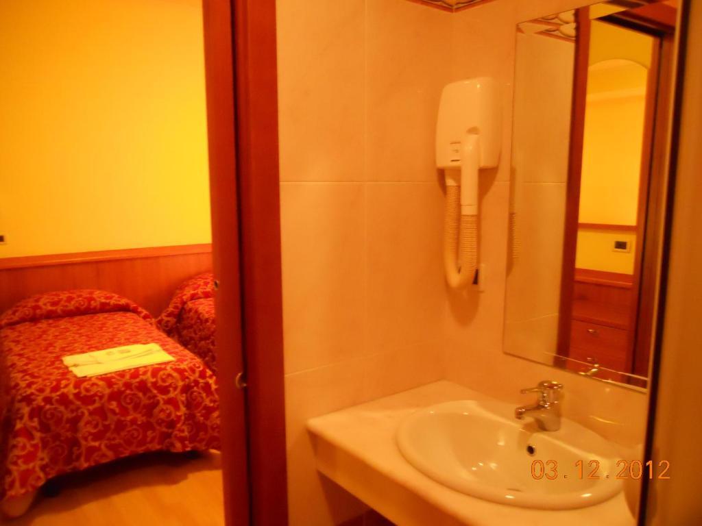 Hotel Val Di Sangro Perano Phòng bức ảnh